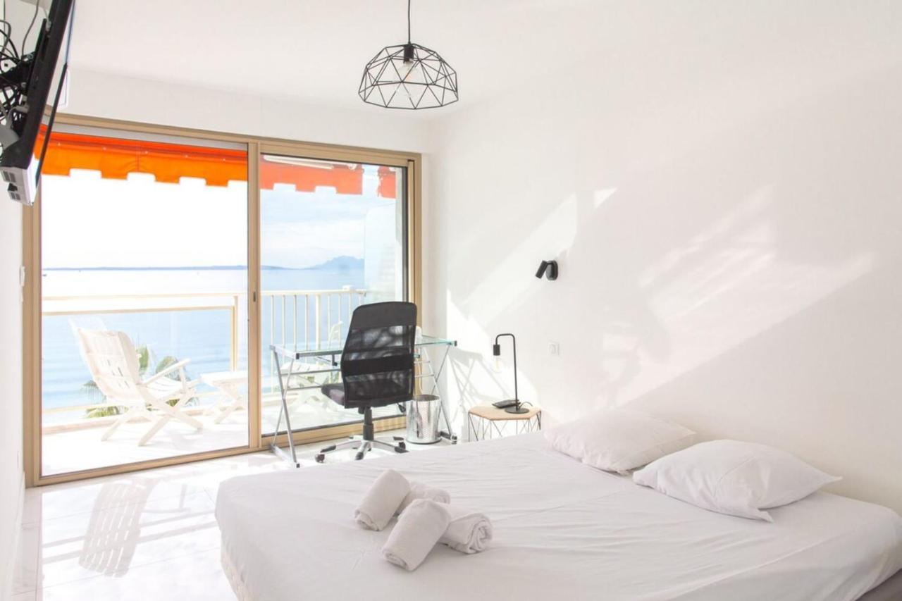 Air-conditioned With Sea View And At The Foot Of The Beaches Antibes