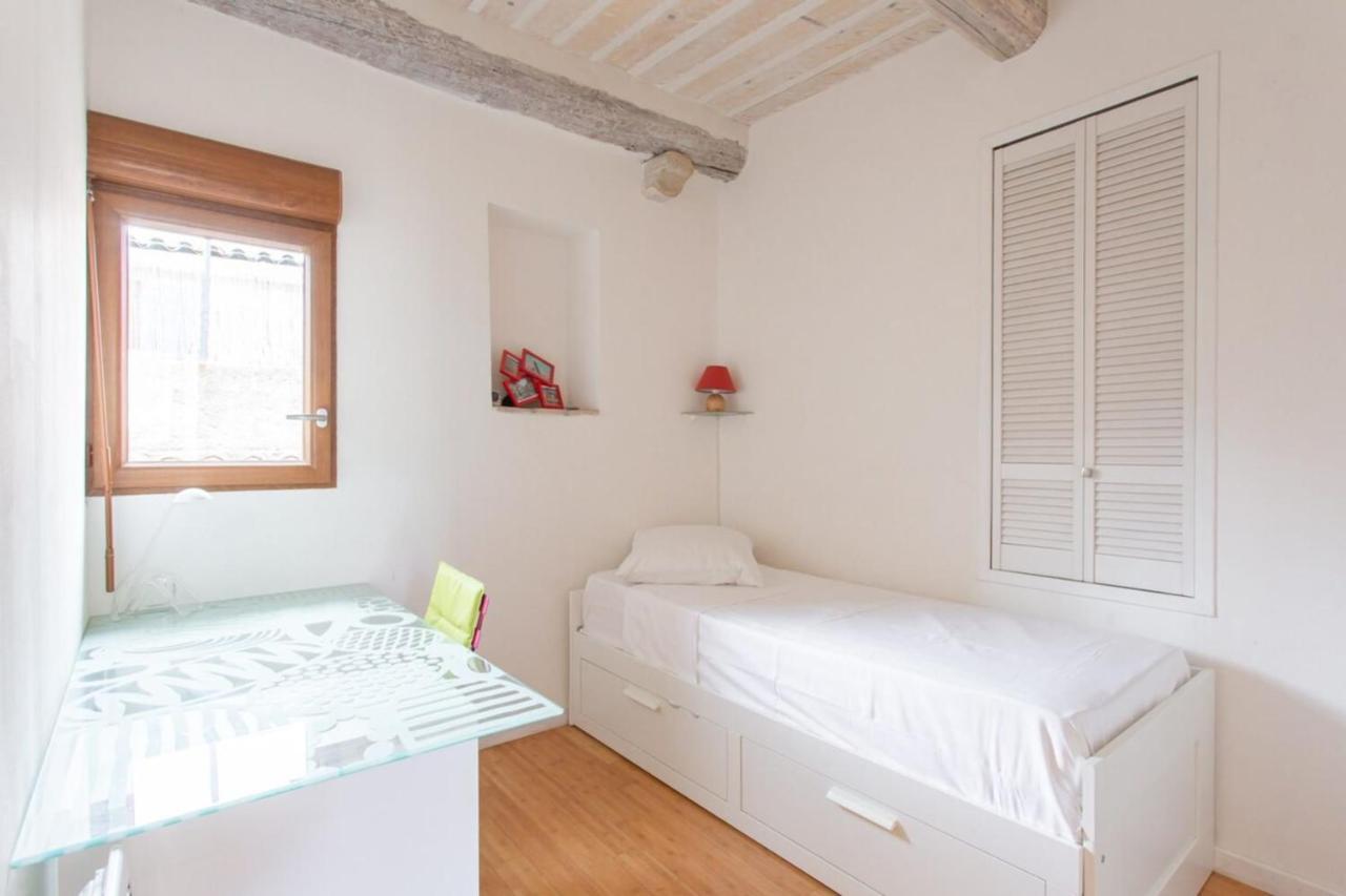2-star Close To Beaches And Amenities *
