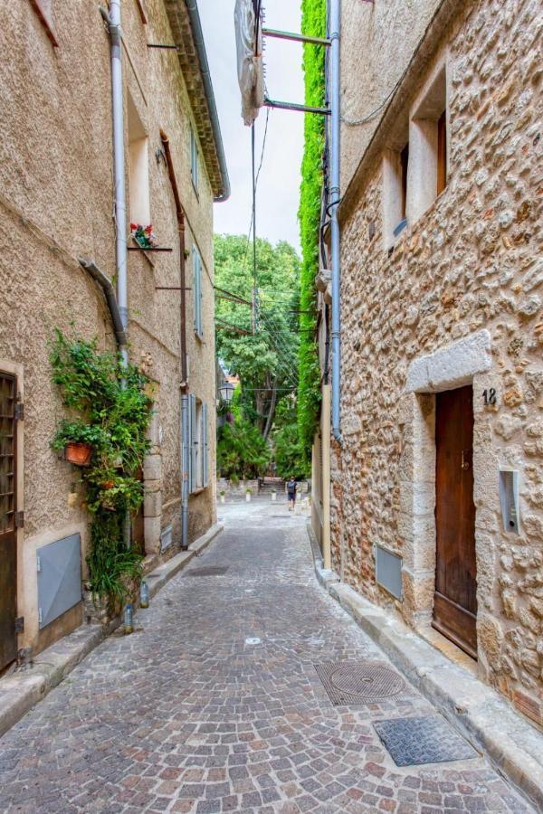 2-star Close To Beaches And Amenities Apartment Antibes