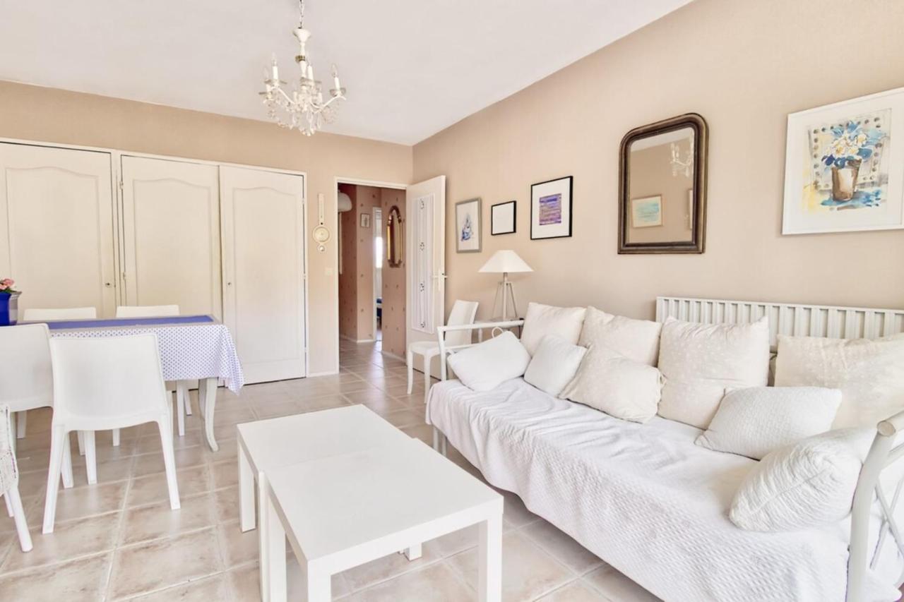 Apartment 3-star With Parking And Terrace Antibes