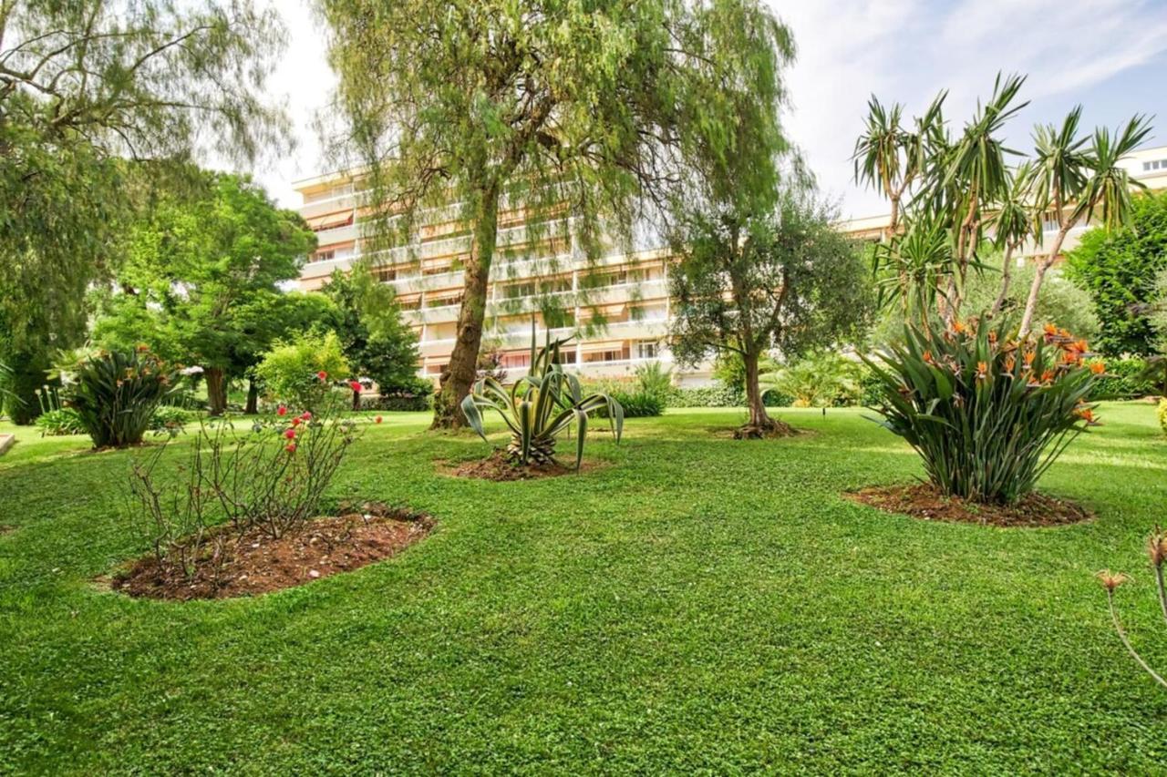 3-star With Parking And Terrace Antibes
