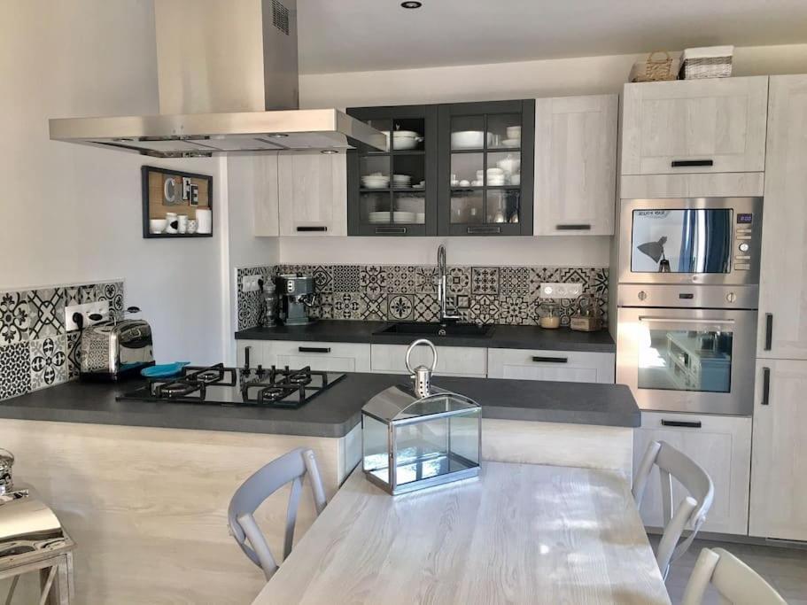 Villa Cap D'antibes 50m From The 3 Bedrooms/pool *