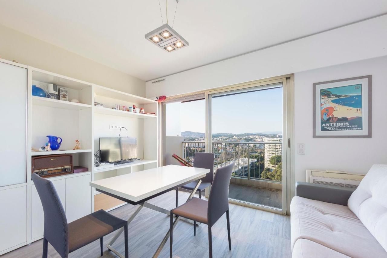 With A Panoramic View At The Last Floor Of The With A Pool Apartamento