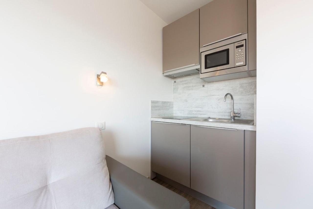 With A Panoramic View At The Last Floor Of The With A Pool Apartamento