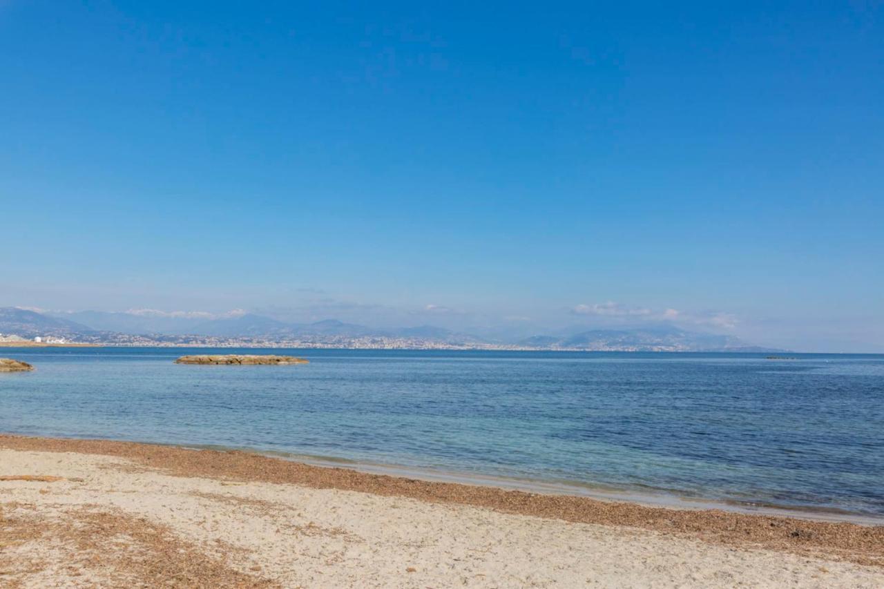 Casa de férias Seafront One Bedroom With A Terrasse Swimming Pool And A Parking Antibes