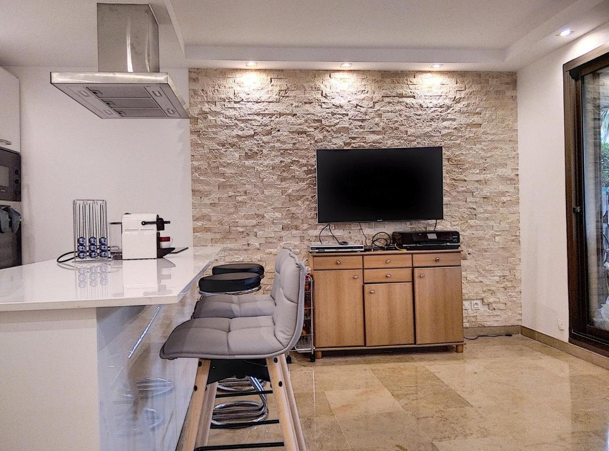Appartement Chateau De La Pinède Antibes