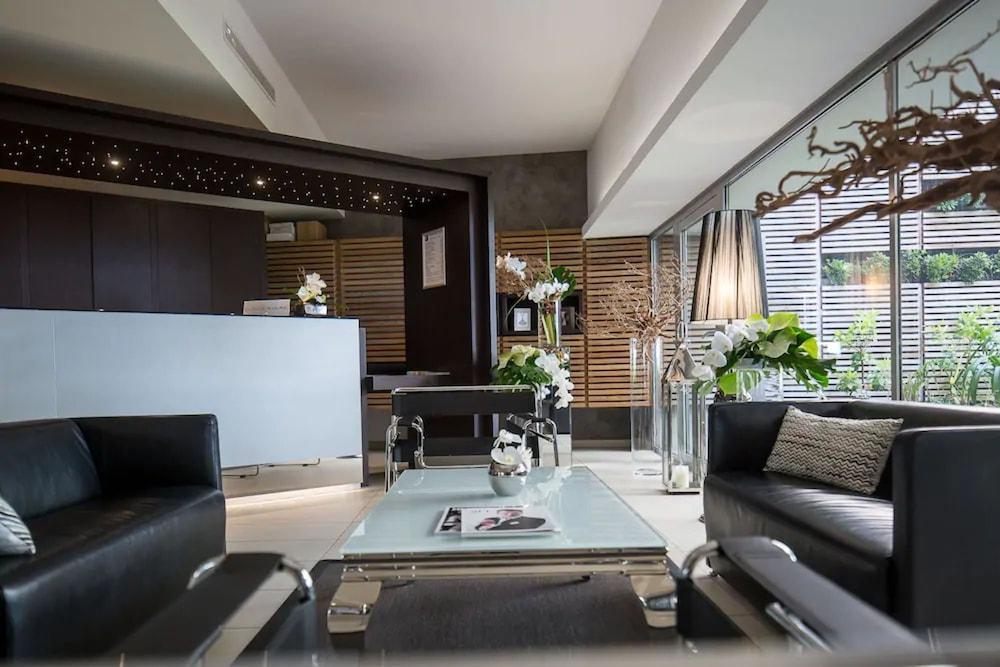 Hotel Royal - Luxury Hotel, Residence, & Antibes