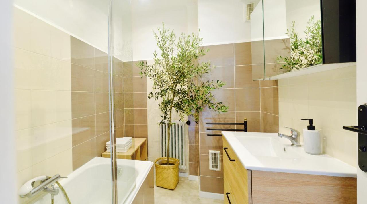Elegant & Luminous 2-br - Center Antibes
