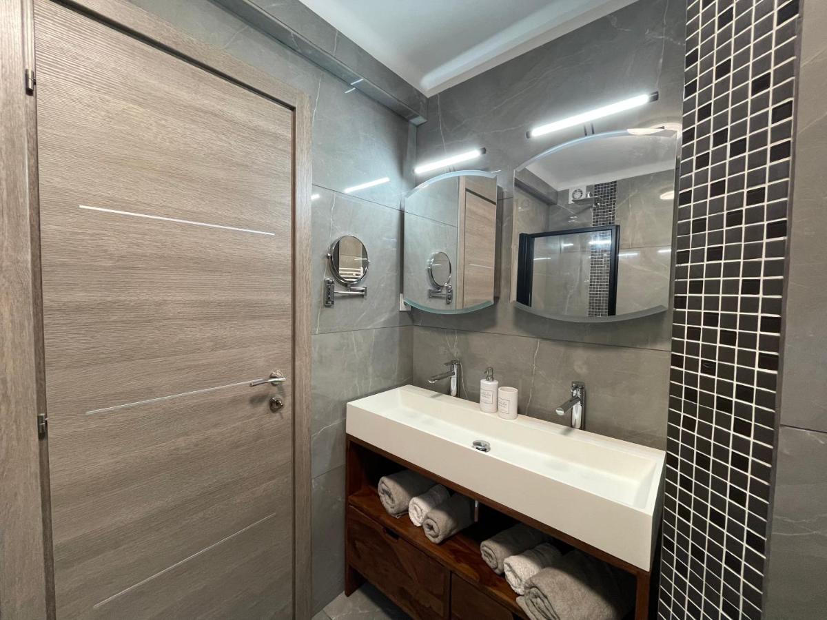 Apartment Charming Ac 2-bedroom Center Family, Couples Friendly Antibes
