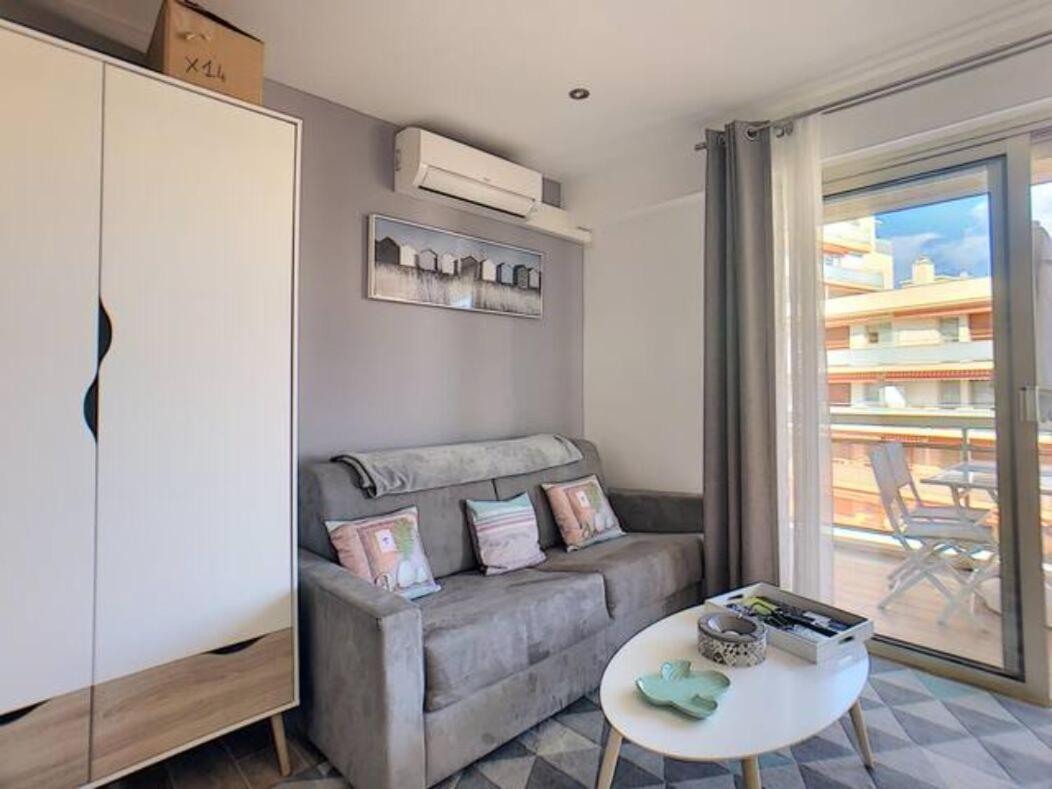 Juan Les Pins Centre - Neuf Avec Terrasse - 3 Mins Des Plages - Jazz Apartment *