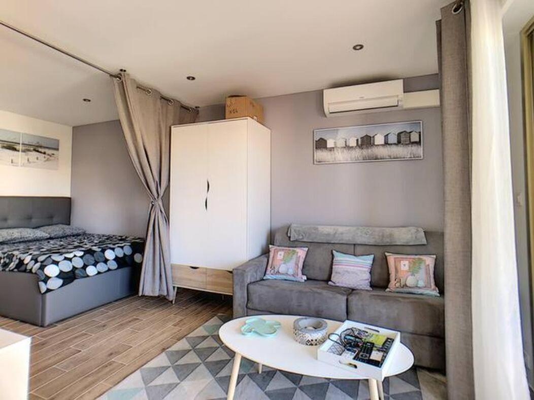 Juan Les Pins Centre - Neuf Avec Terrasse - 3 Mins Des Plages - Jazz Apartment