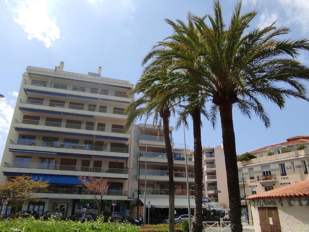 Apartment Les Allees Du Cap-3 By Interhome