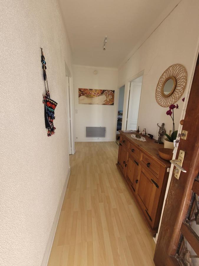 La Desiree - De Villa, 68m2, 8 Personnes Max, Climatise, 4 Etoiles, 120m2 De Jardin Et Parking, Wifi, Vu Antibes