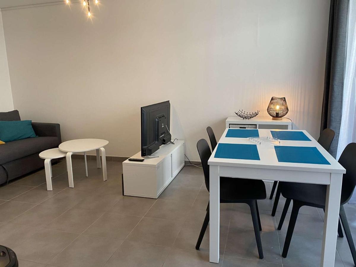 Climatise 4 Couchages Avec Terrasse Et Parking Securise A Antibes, Proche Port Et - Fr-1-252-180 *