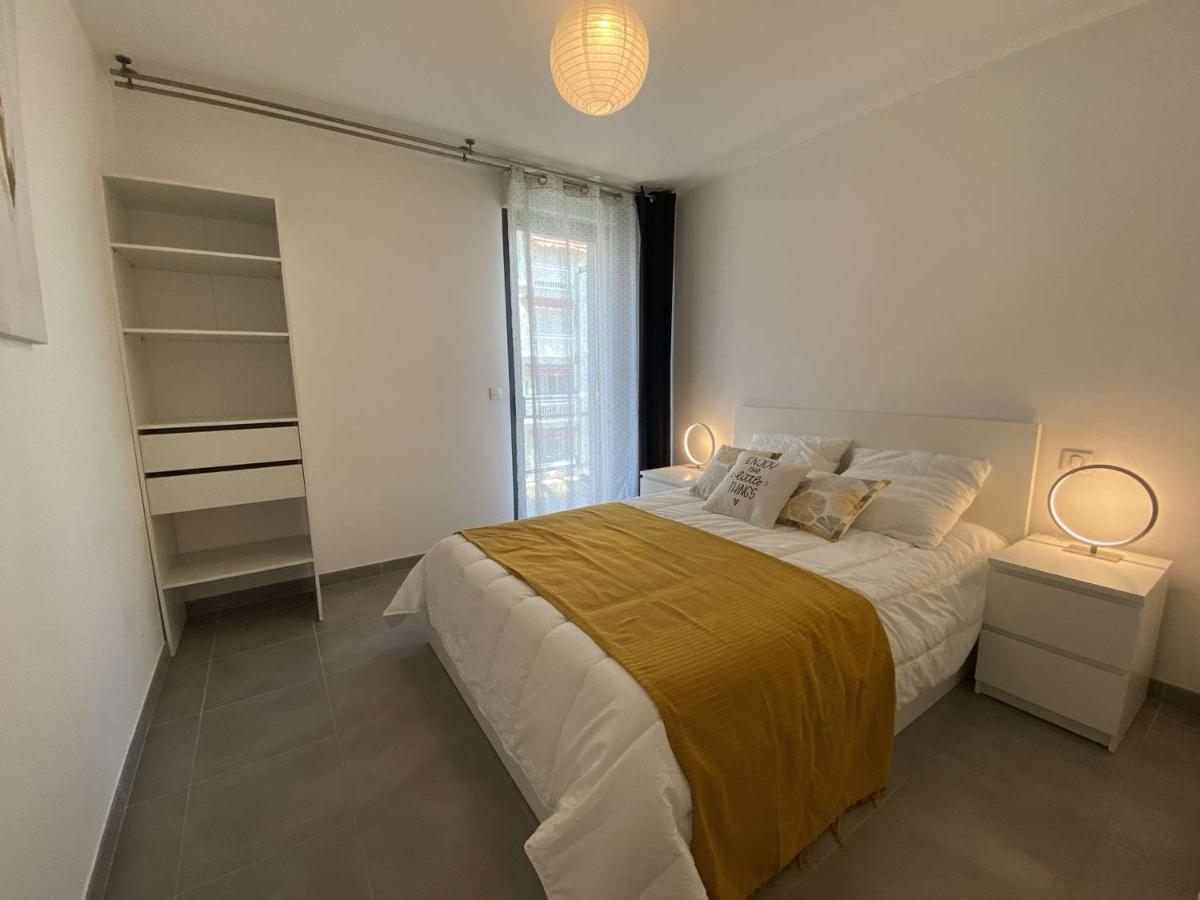 Climatise 4 Couchages Avec Terrasse Et Parking Securise A Antibes, Proche Port Et - Fr-1-252-180 Apartamento