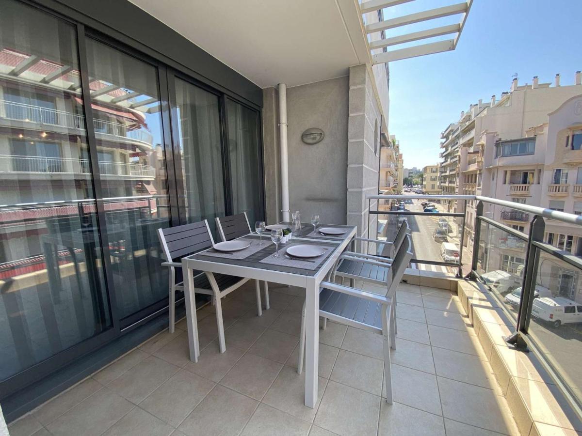 Apartamento Climatise 4 Couchages Avec Terrasse Et Parking Securise A Antibes, Proche Port Et - Fr-1-252-180 Antibes