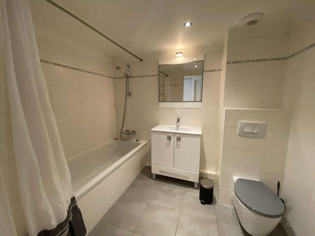 Climatise 4 Couchages Avec Terrasse Et Parking Securise A Antibes, Proche Port Et - Fr-1-252-180 Apartamento