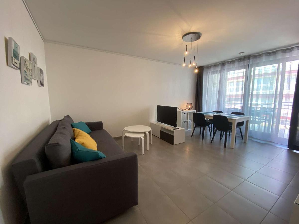 Climatise 4 Couchages Avec Terrasse Et Parking Securise A Antibes, Proche Port Et - Fr-1-252-180 Antibes