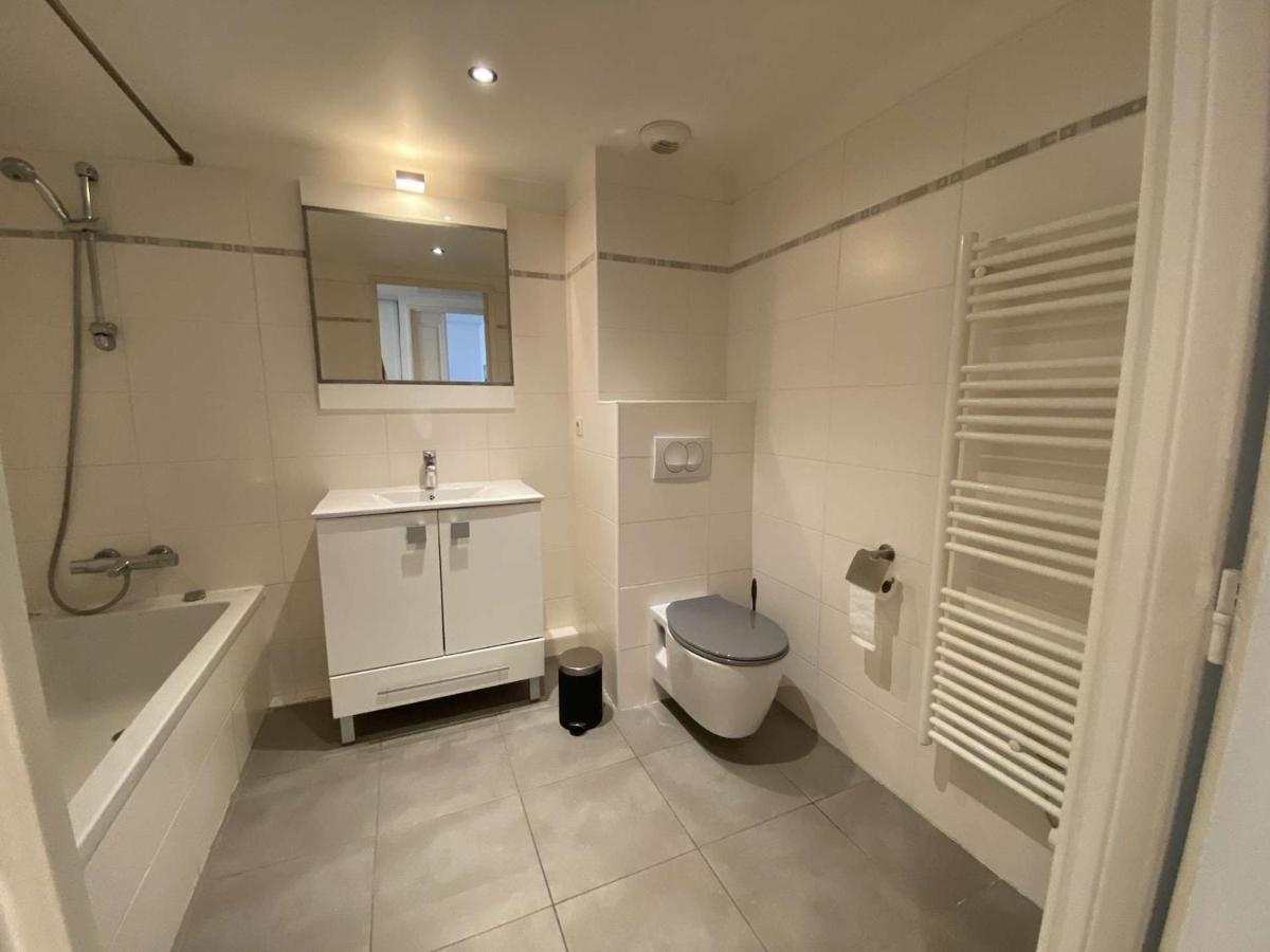 Apartamento Climatise 4 Couchages Avec Terrasse Et Parking Securise A Antibes, Proche Port Et - Fr-1-252-180