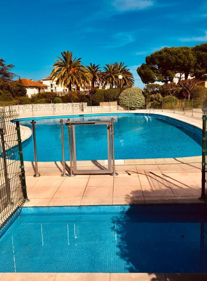 Apartment Secured Parc Velusine With Private Parking, Terrace, Pools And Tennis Courts.