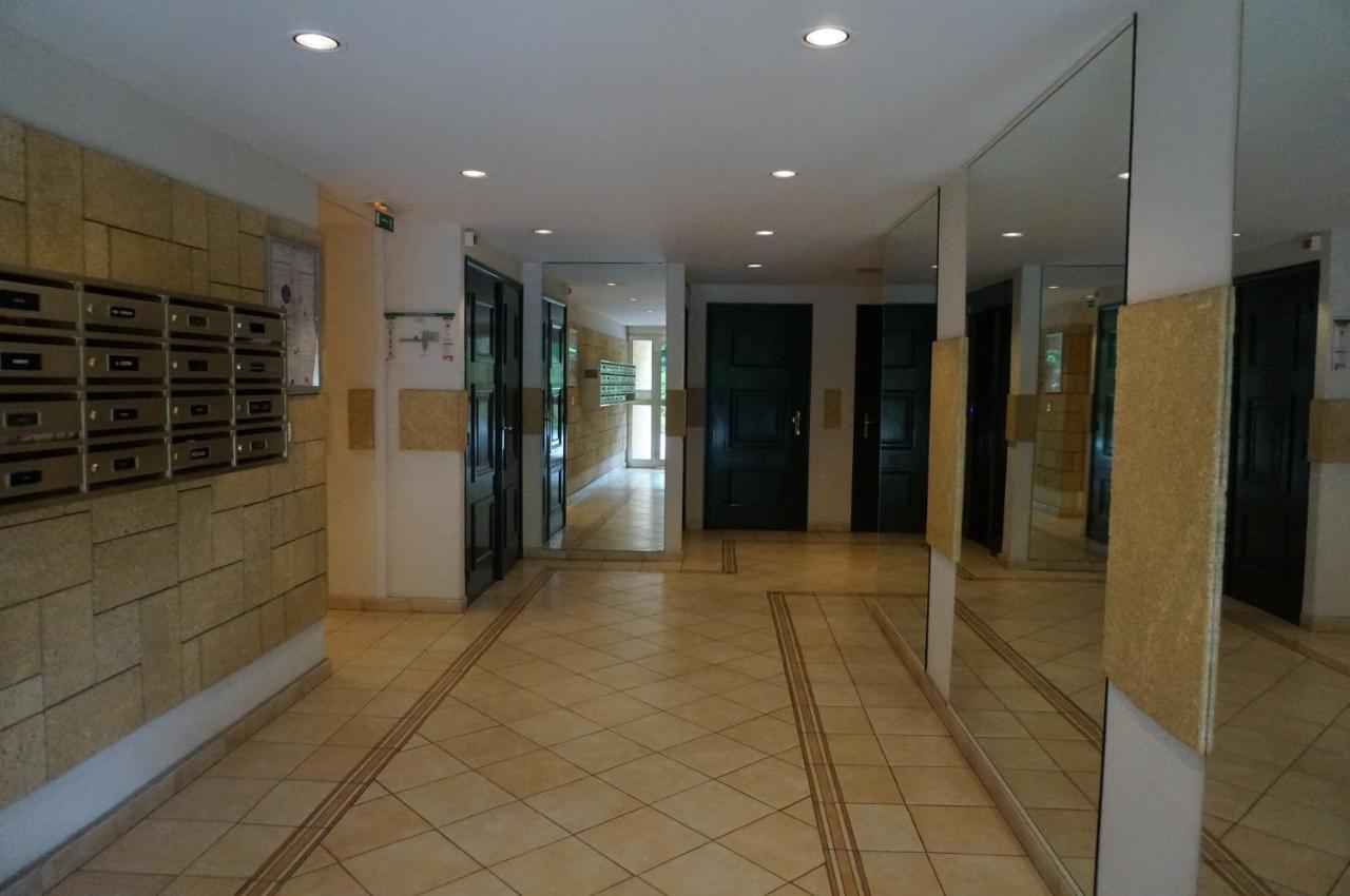Juan-les-pins Residentiel, Grand Studio Proche Plages Et Commerces Antibes