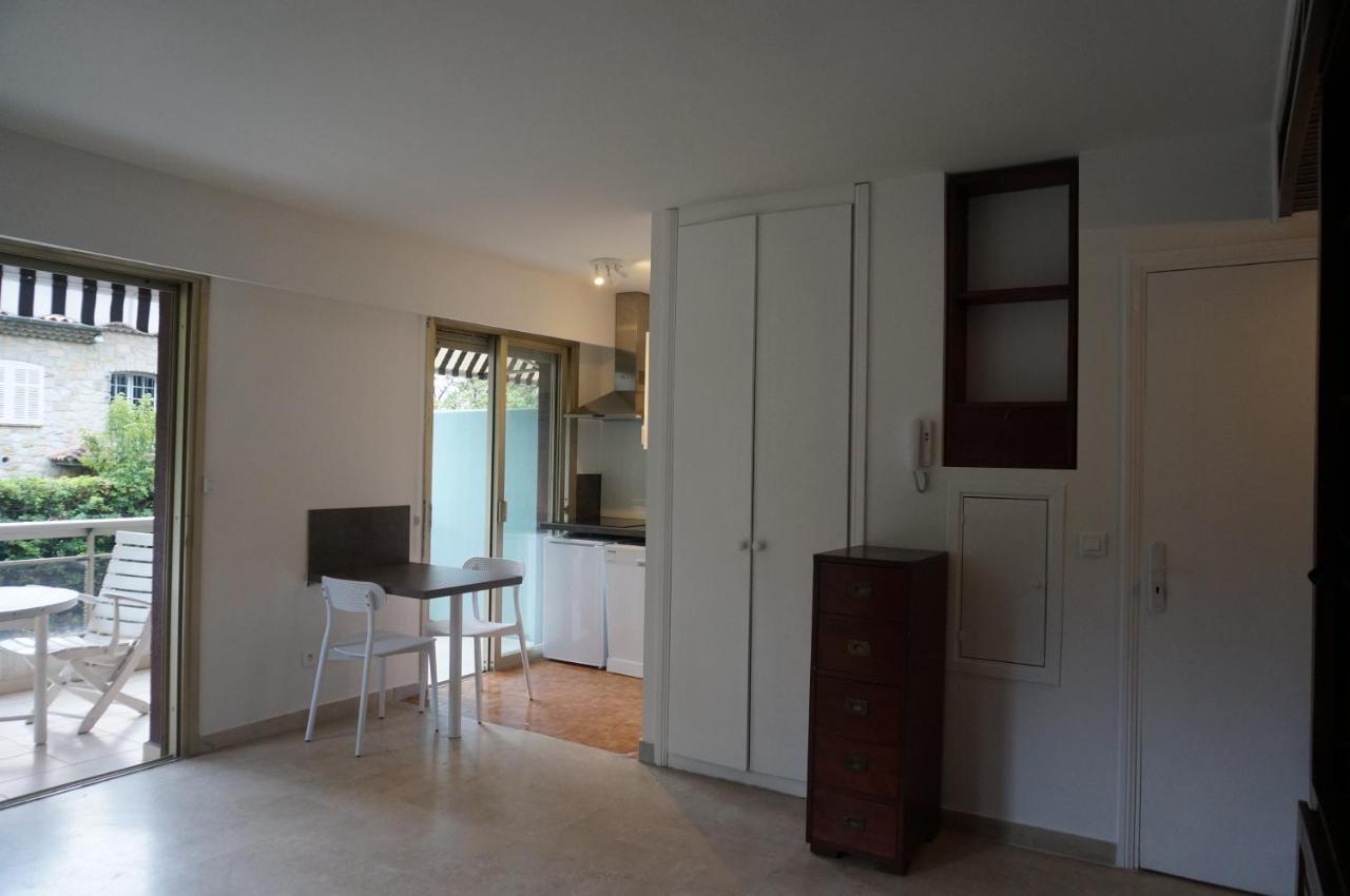 Apartment Juan-les-pins Residentiel, Grand Studio Proche Plages Et Commerces *