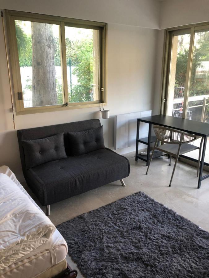 Juan-les-pins Residentiel, Grand Studio Proche Plages Et Commerces Apartment *