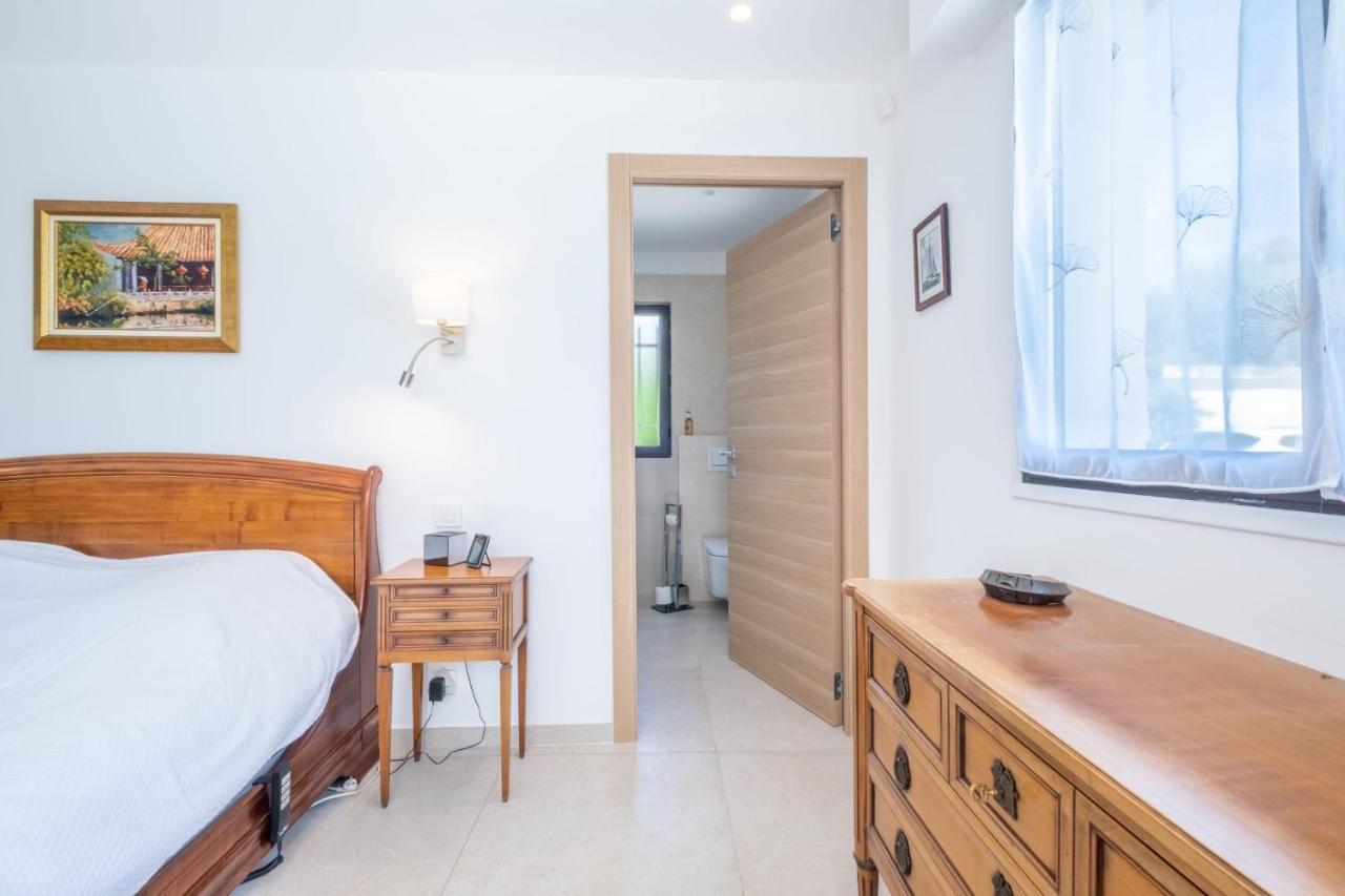Calm Family House With Swimming Pool Villa Antibes