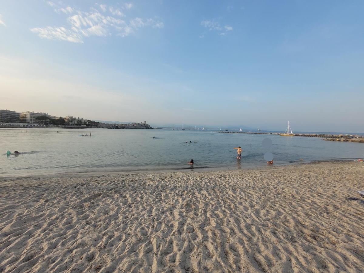 La Desiree - De Villa, 68m2, 8 Personnes Max, Climatise, 4 Etoiles, 120m2 De Jardin Et Parking, Wifi, Vu Antibes