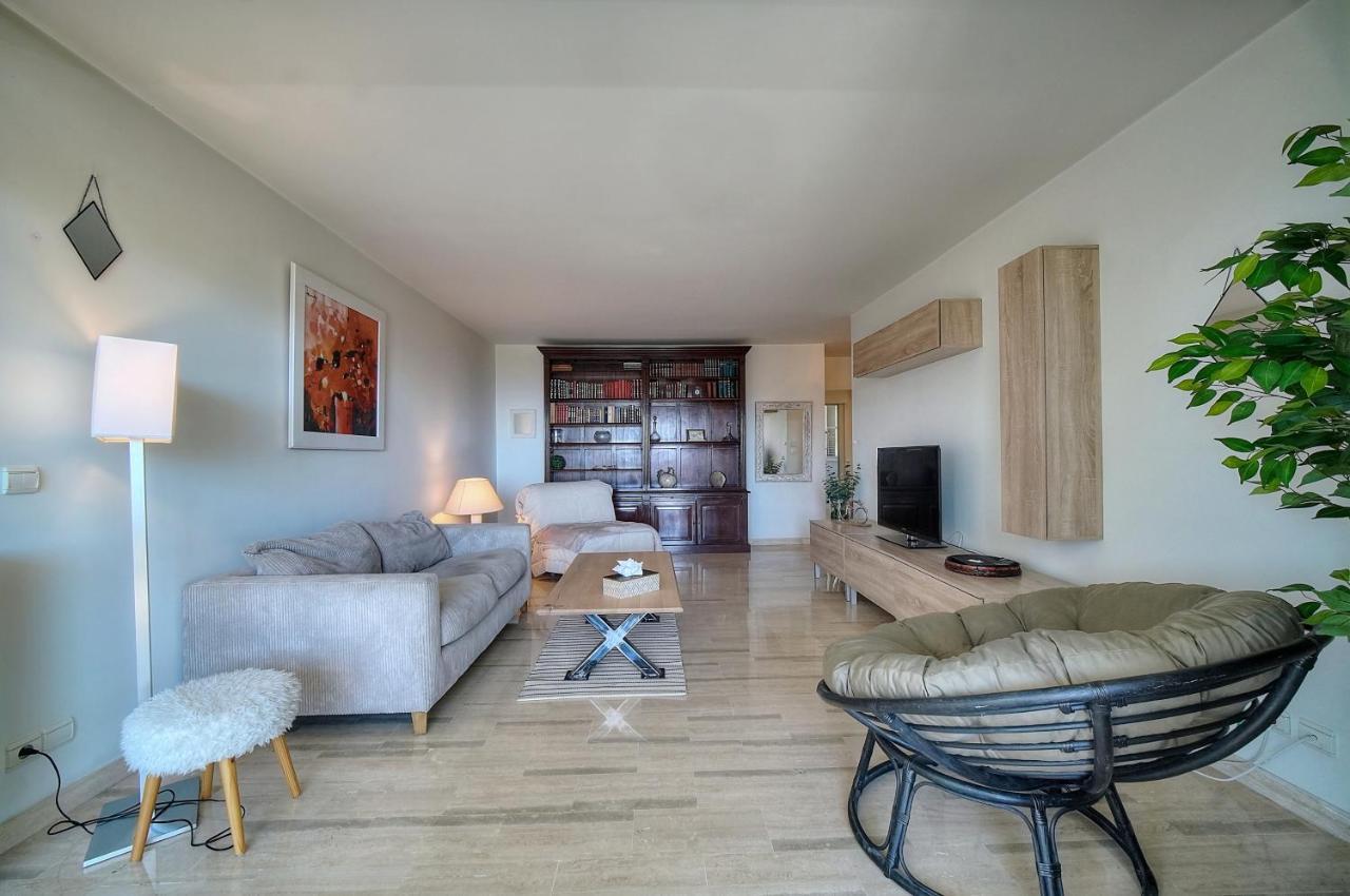 Attique Antibois - Piscine - Vue - Parking - Wifi Apartment Antibes