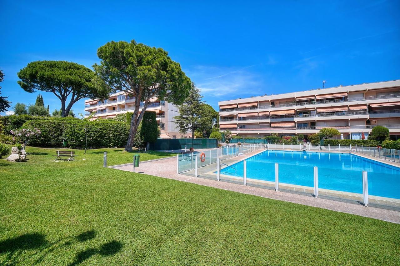 Attique Antibois - Piscine - Vue - Parking - Wifi Apartment *