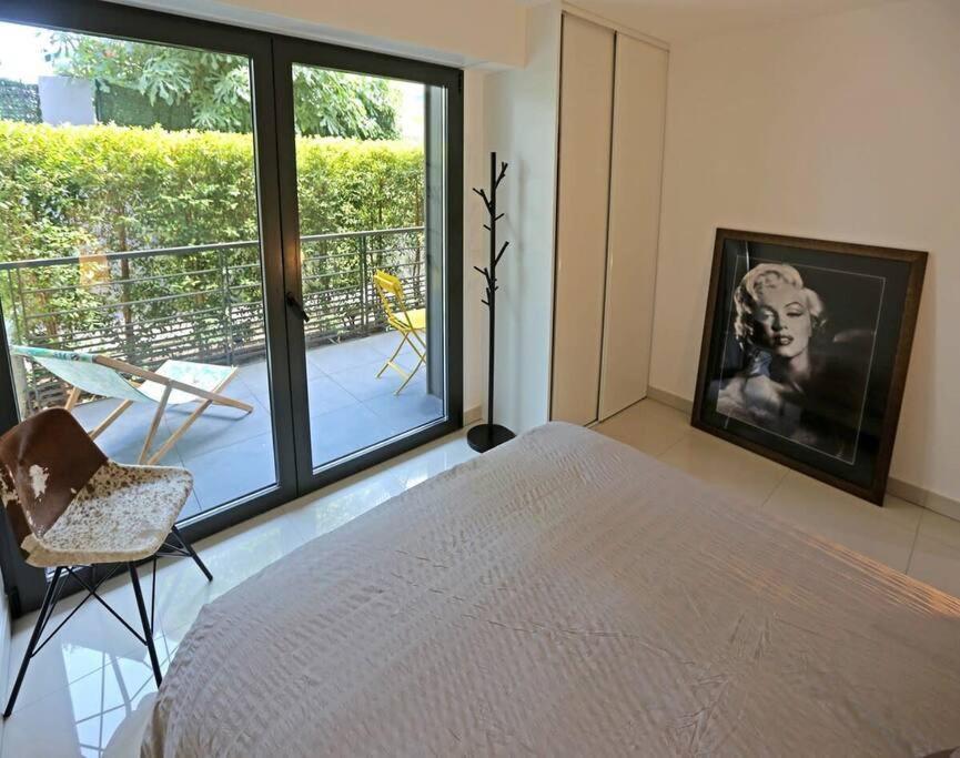 New Modern 1br Apt/terrace/parking/beside Apartment *