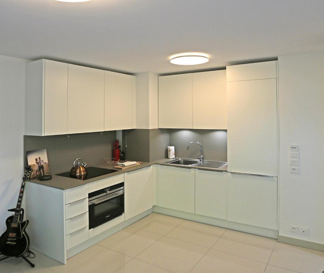 New Modern 1br Apt/terrace/parking/beside Apartment *