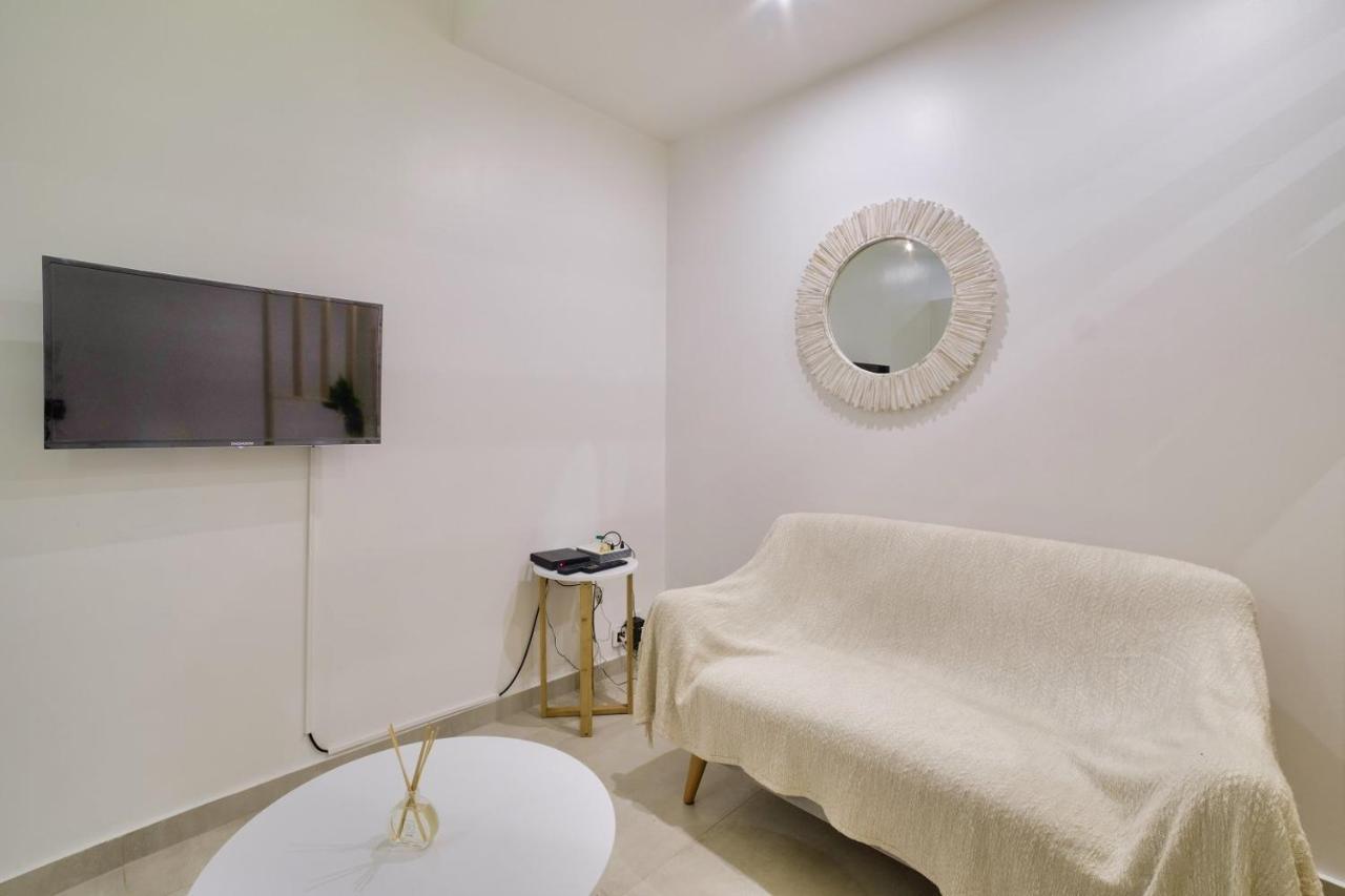 Superb Flat Near The In