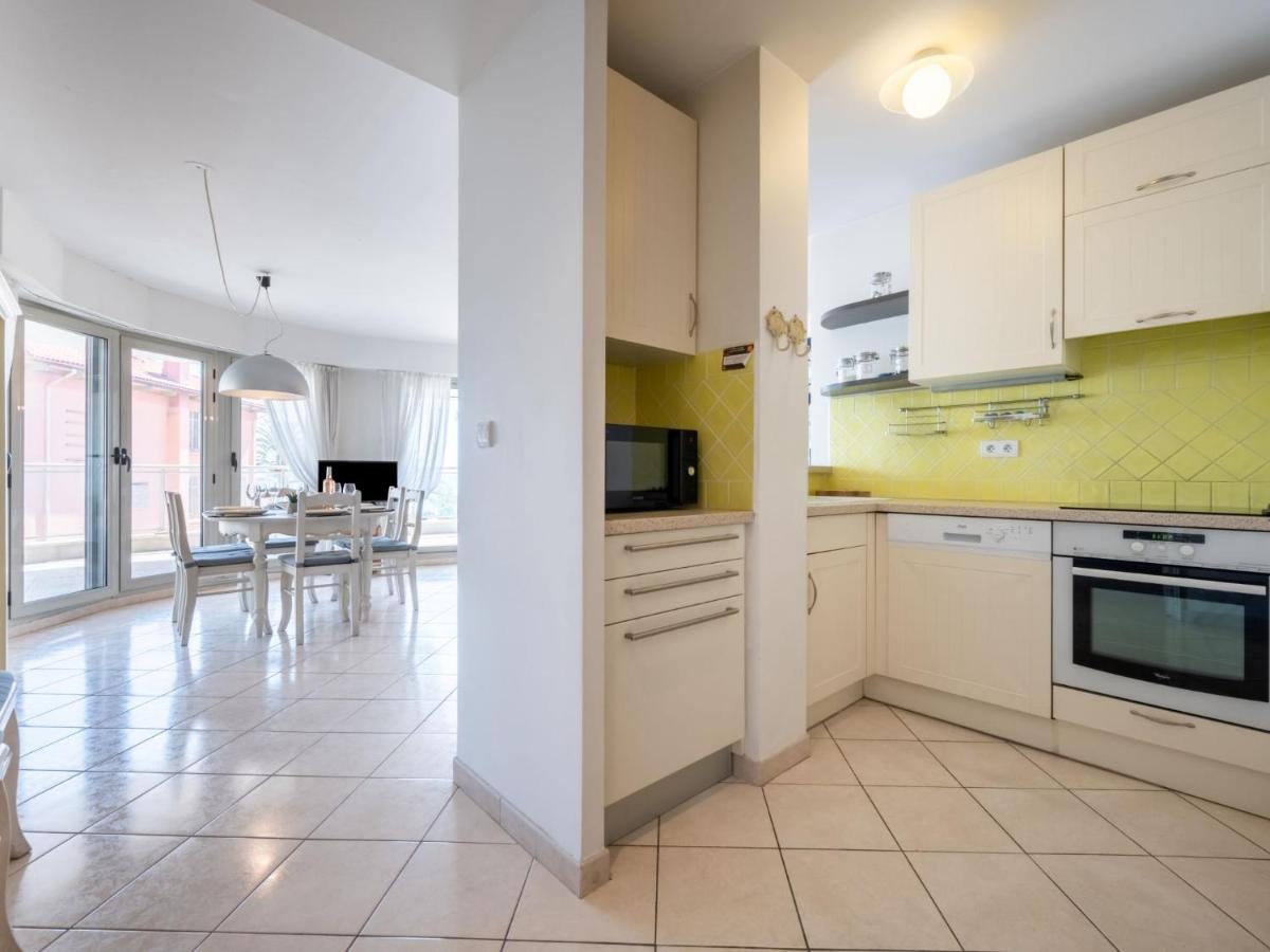 Appartement Les Allées Du Cap-2