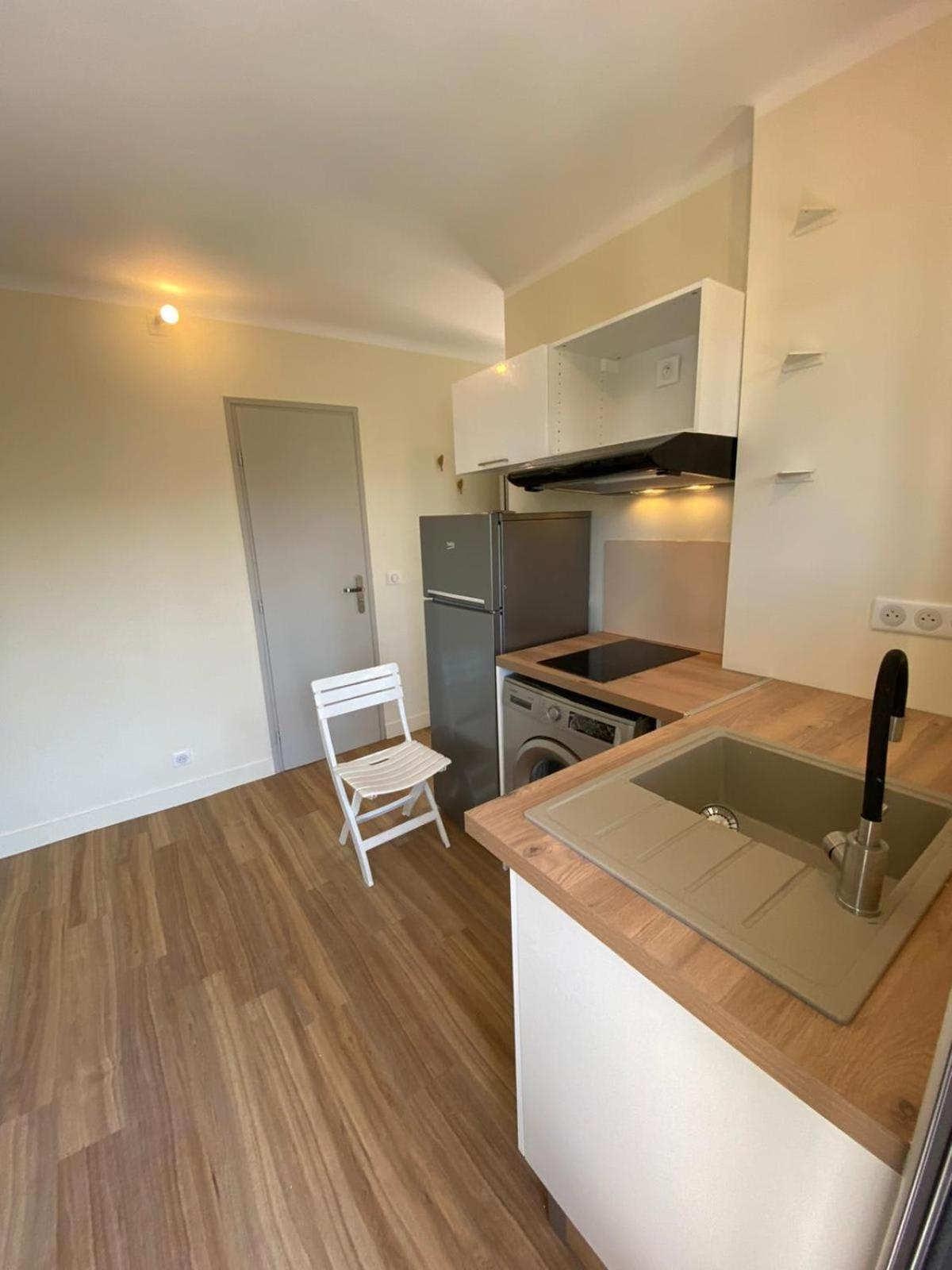 For 2 People Near The Of