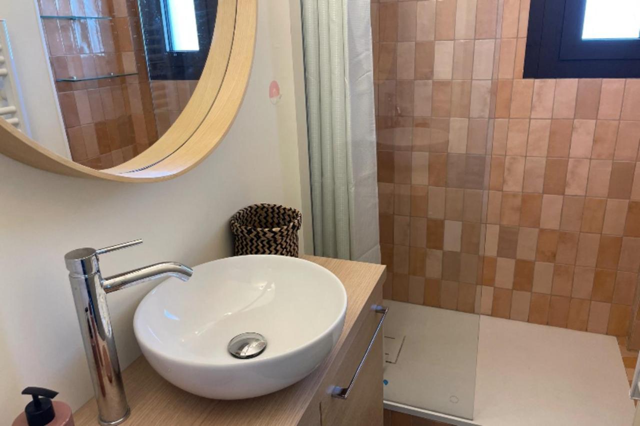 Apartment For 2 People Near The Of *