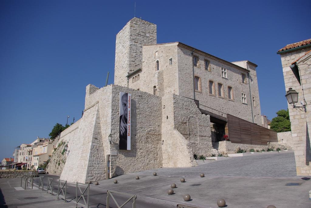 Maisonnette Medievale By Icasamia * Antibes