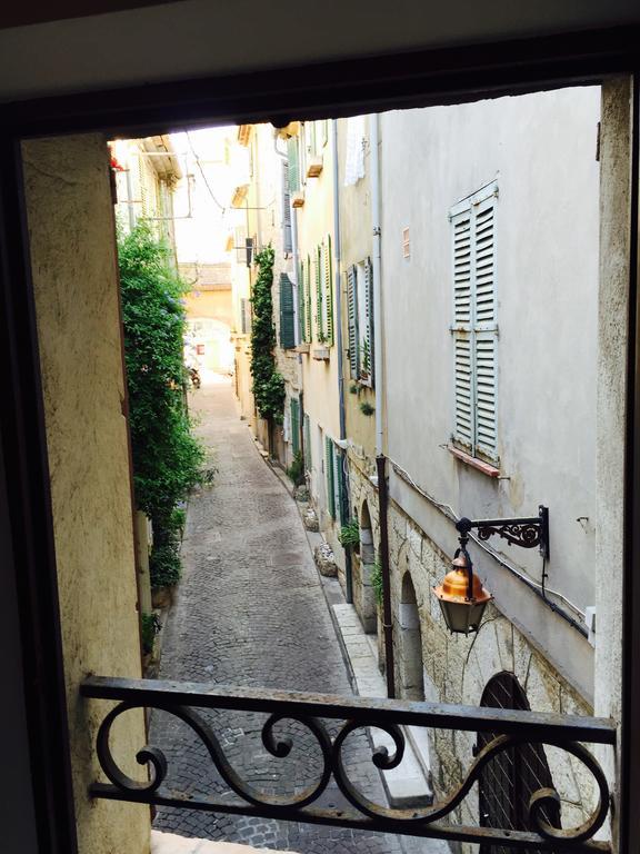 Maisonnette Medievale By Icasamia Antibes