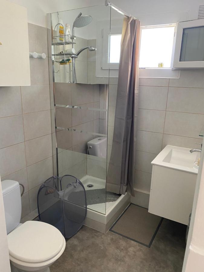 Nid Douillet Sur La Cote D'azur Antibes