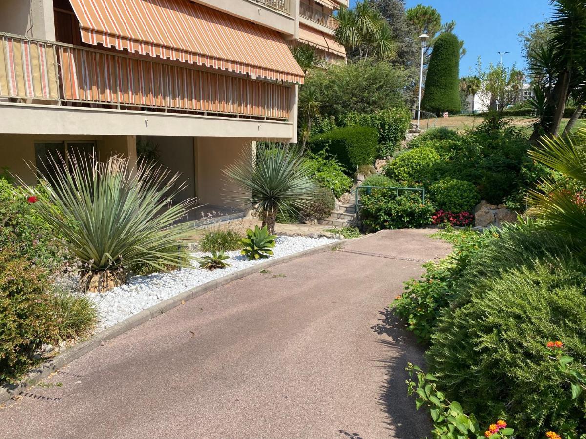 Juan-les-pins, 4 Pieces, 80m2, Luxe Piscine Tennis * Antibes