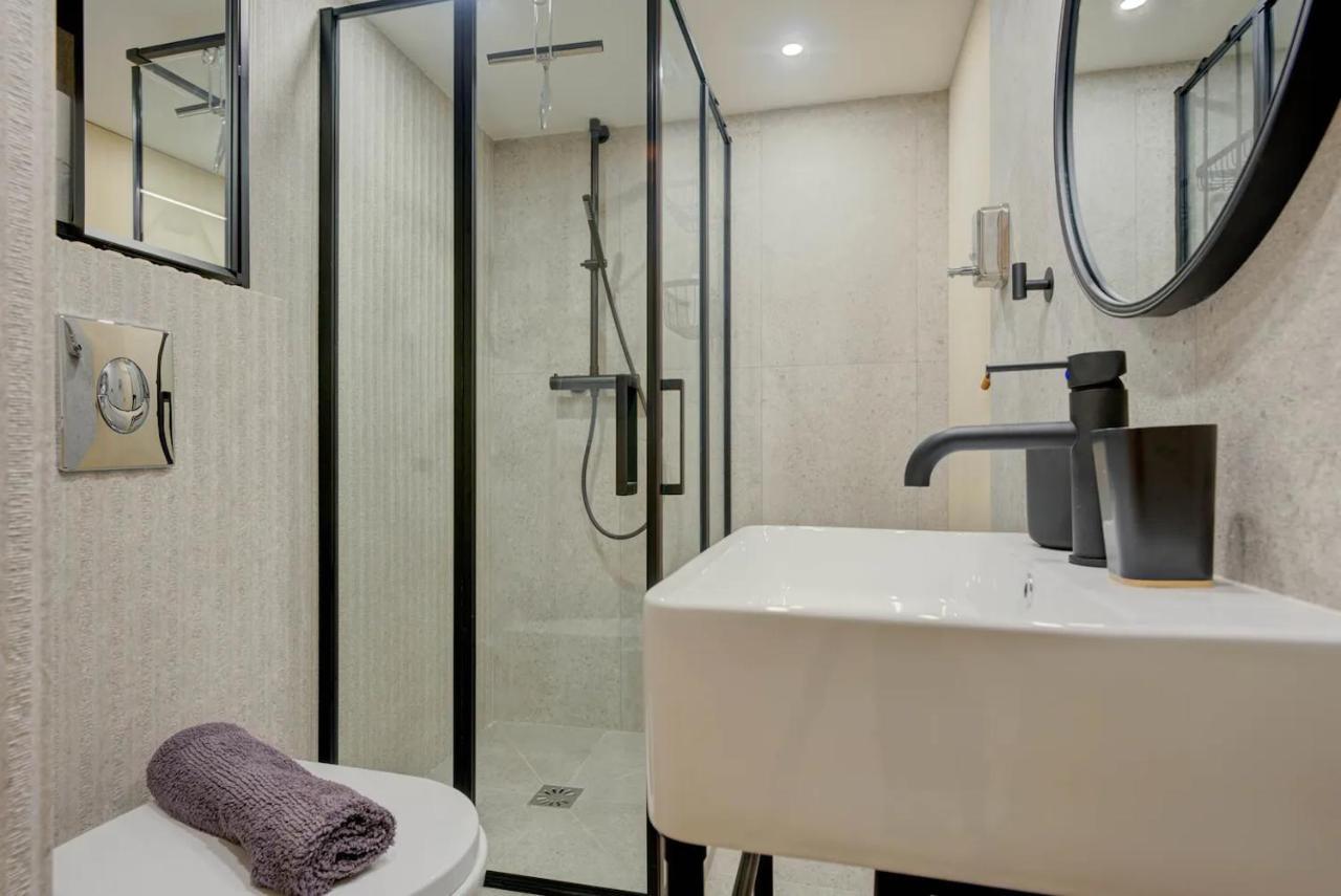 Duplex Mezzanine Near Shops & Cafes Apartment *