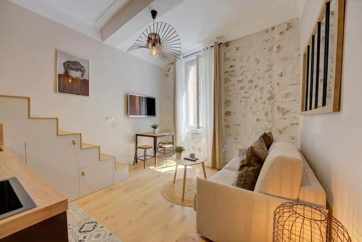 Duplex Mezzanine Near Shops & Cafes Apartment *