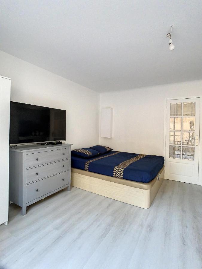 Grand Studio Av Terrasse, Au Calme, Centre Ville, Viel Antibes, Port Et Plage * Antibes