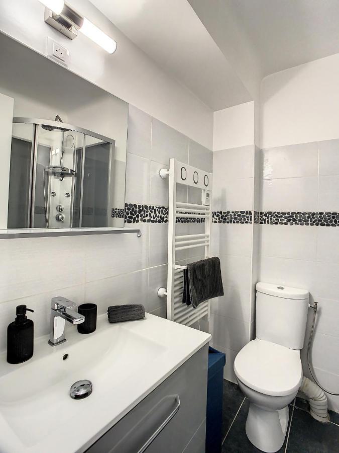 Grand Studio Av Terrasse, Au Calme, Centre Ville, Viel Antibes, Port Et Plage Apartamento