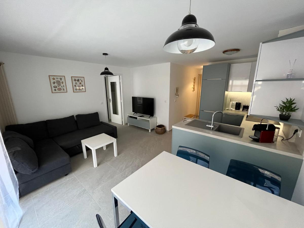 1er - Chic One-bedroom With Parking - Stayinantibes