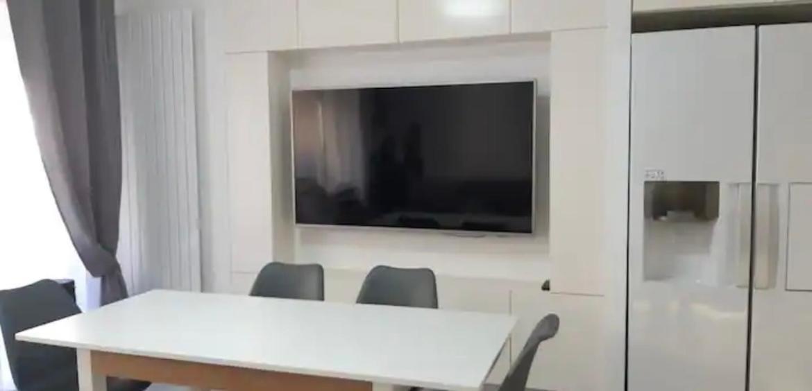 Apartment Impeccable 3 Pieces Avec Balcons, La A 50m Juan Les Pins Proche Cannes *