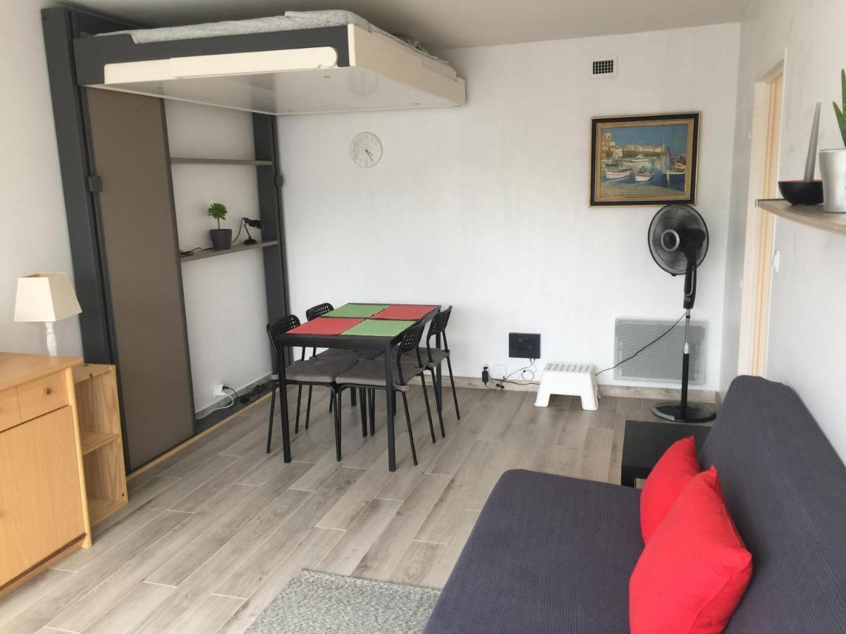 Studio 30m2 With Pool, Parking And A Garden Apartment