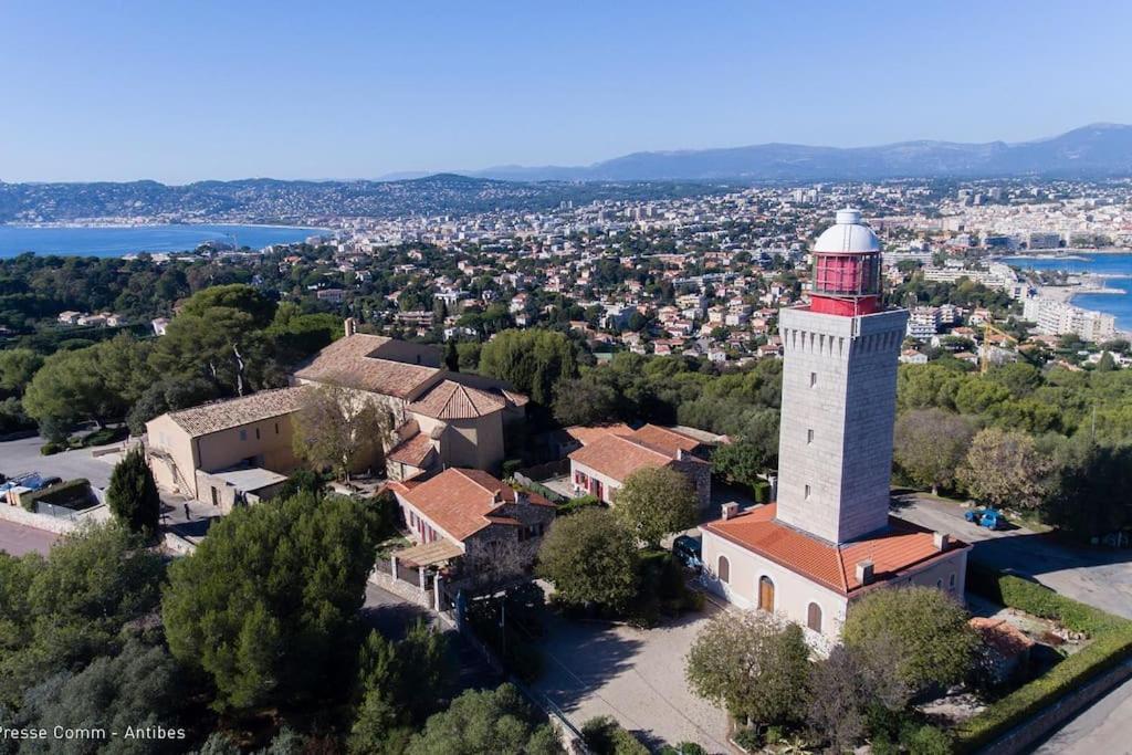 Bel Avec Terrasse, Piscine, Parking Prive Et Club De Tennis, Padel En Sus Apartment
