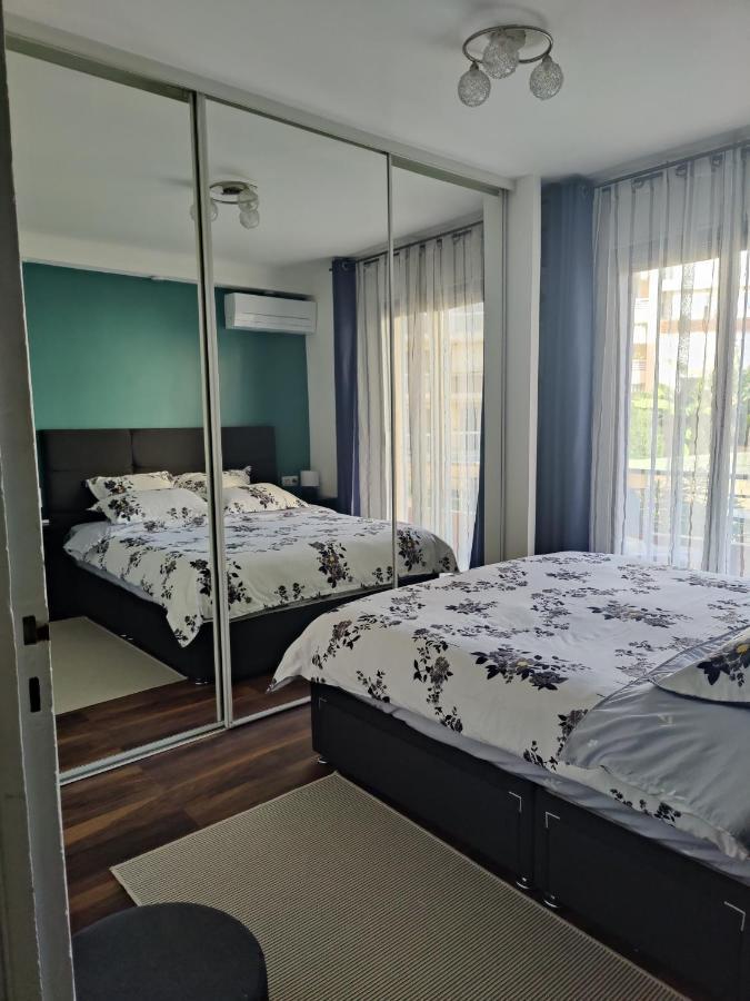 Charming Ac 2-bedroom Center Family, Couples Friendly Apartment